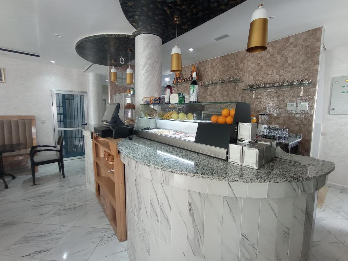 Hotel Castiya М'Дик Екстериор снимка