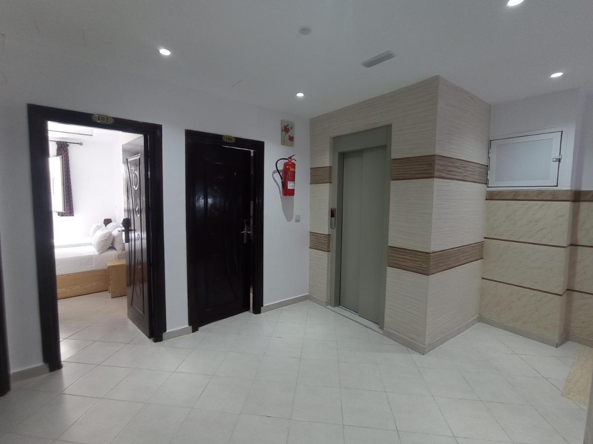 Hotel Castiya М'Дик Екстериор снимка
