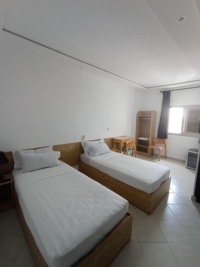 Hotel Castiya М'Дик Екстериор снимка